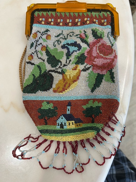 Source Unknown Handbags - Source Unknown Multicolor Beaded Floral & Cottage Wristlet with Amber Frame